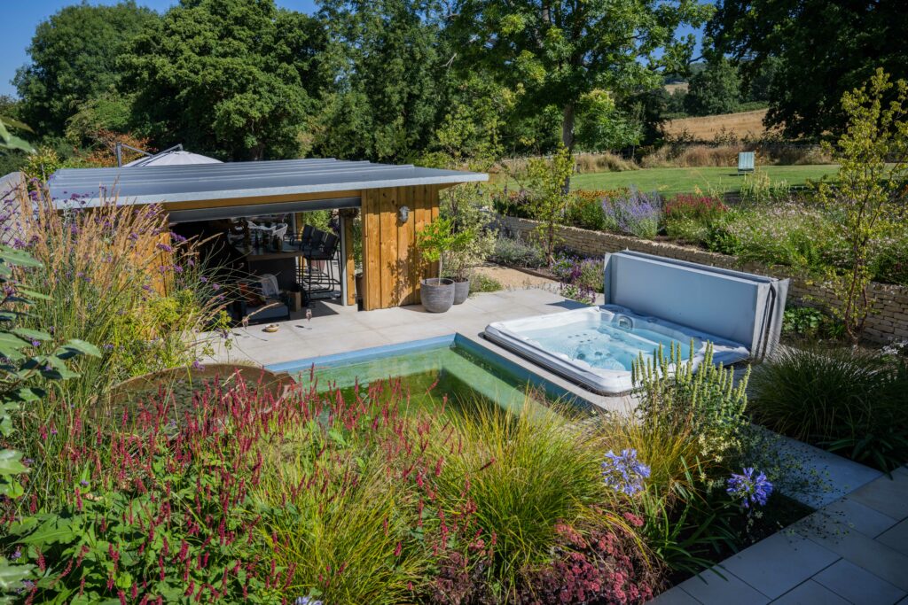 JB PoolBarn10082022 1960