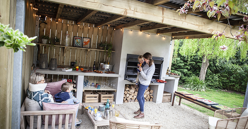 Keltie_and_Clark_rustic_garden_kitchens_outdoor_dining9