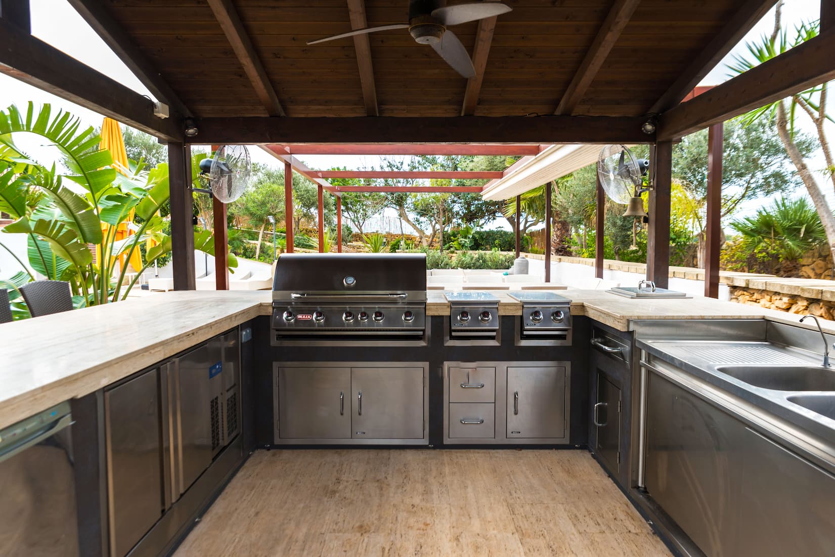 Bull-Outdoor-Kitchen-1